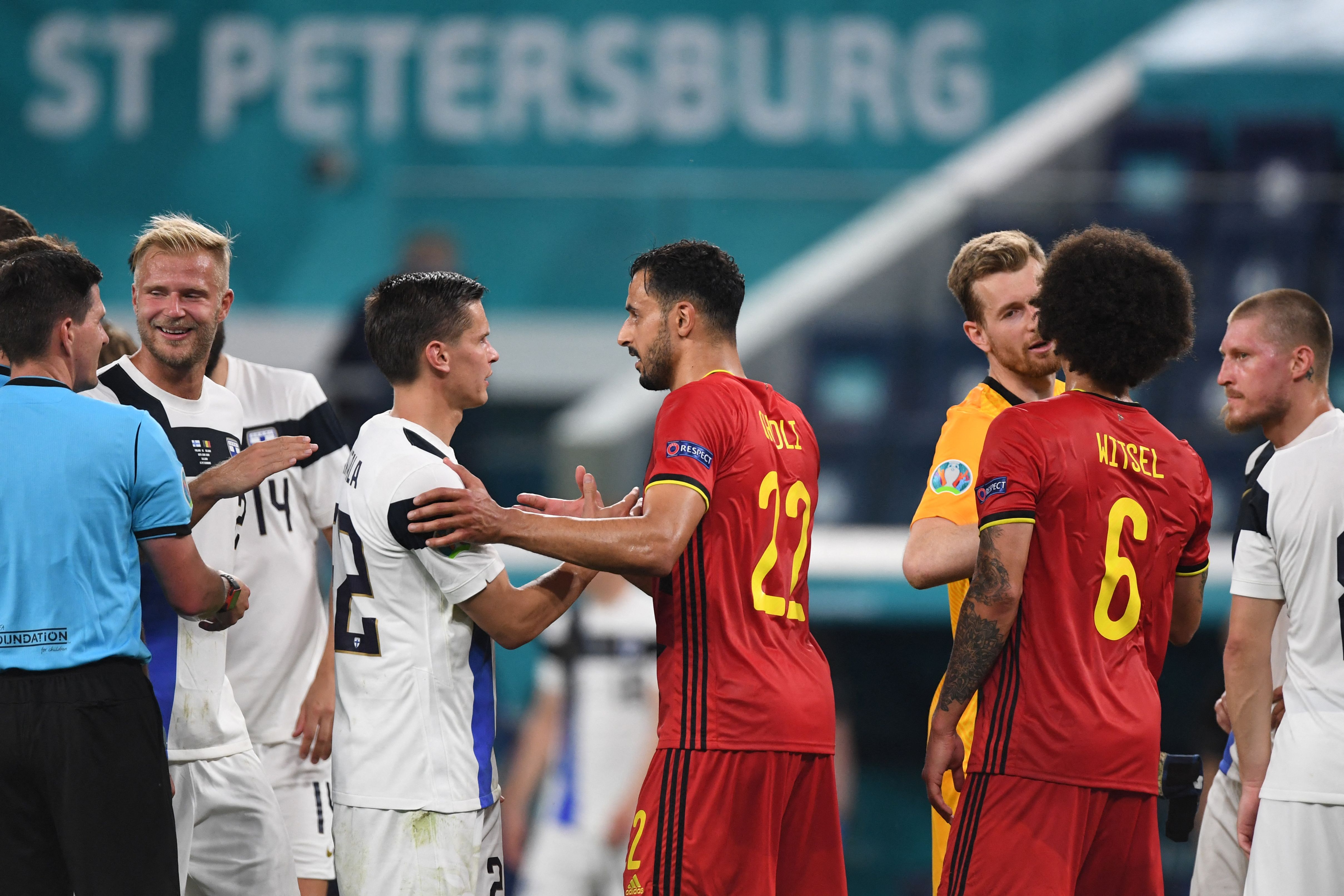 热身赛巅峰对决！徽州独角兽队爆冷岭东鲨队队，UFC赛场再起波澜；边后卫成为亮点的简单介绍