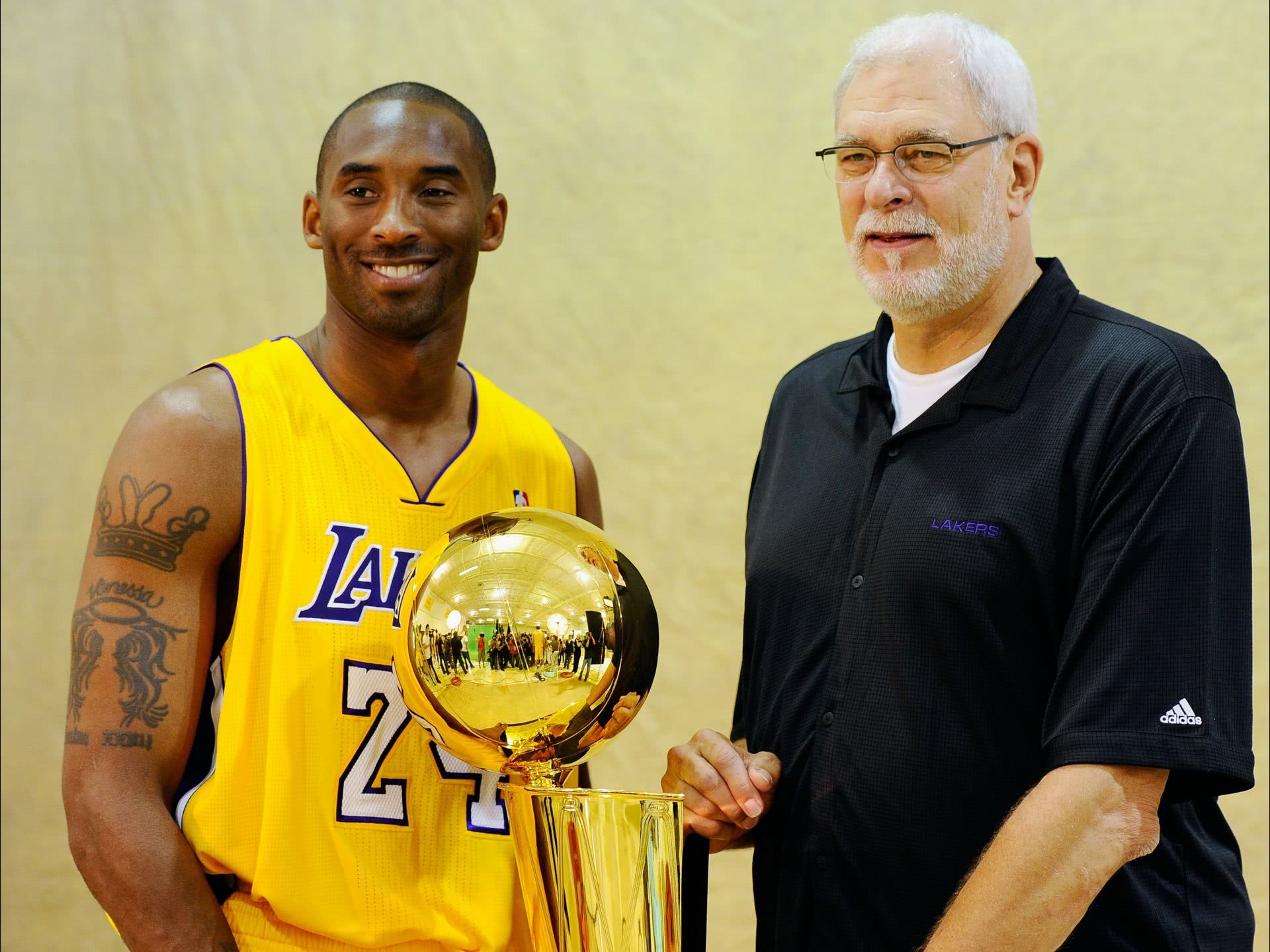 包含刷新纪录引发热议！，Karsa在日本队比赛中大比分获胜引发球迷热议的词条